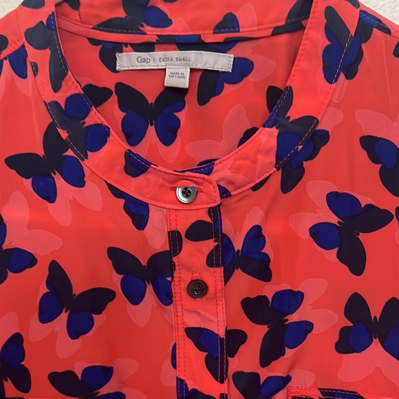 GAP Pintuck Flat Collar Button Up Butterfly Design Long Sleeves Top - Picture 2 of 8